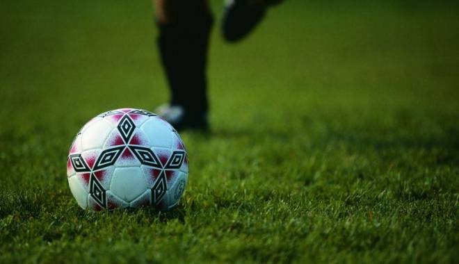 Fotbal / Astra Giurgiu s-a calificat în semifinalele Cupei Ligii - minge-1444936983.jpg