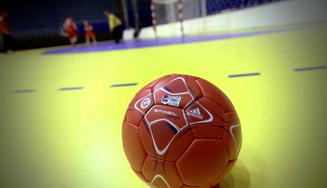 HC Dobrogea Sud Constanța, semifinală contra CSM București - minge-1460385423.jpg