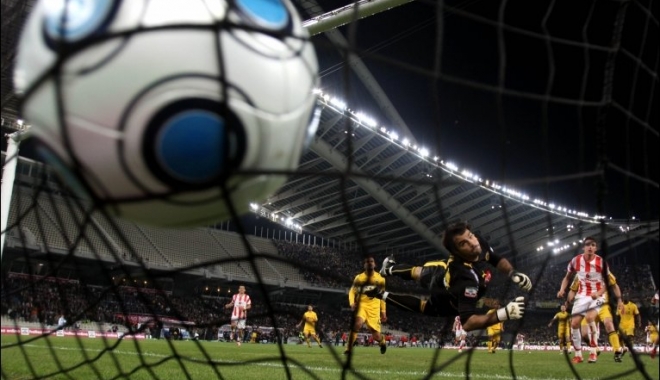 În acest weekend are loc debutul noului sezon din Premier League. Iată care sunt principalele meciuri și favoritele la titlu - minge-1502364348.jpg