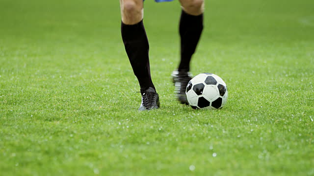 Fotbal / Cluburile ASA Tg.Mureș, Gaz Metan și Pandurii, sancționate cu 3 puncte - minge11-1482167748.jpg