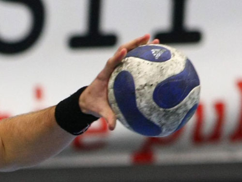 HCM Constanța, meci tare cu Știința Bacău - mingehandbal-1323466917.jpg