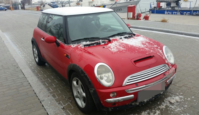 Mini Cooper declarat furat  în Italia, descoperit în Constanța - mini1-1486747164.jpg