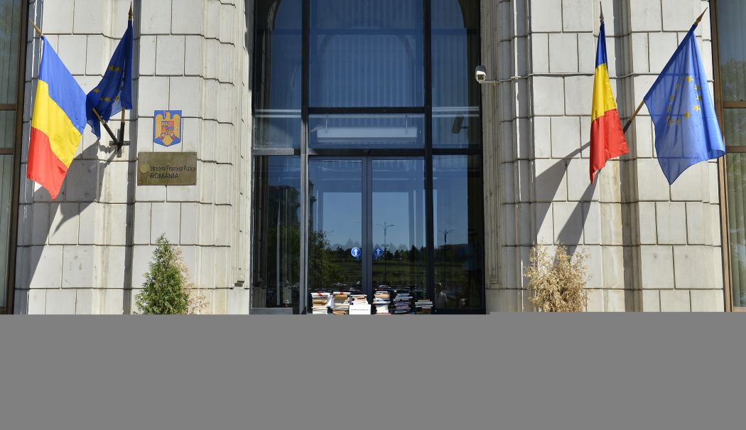 Ministerul Finanţelor a împrumutat într-o zi peste un miliard de lei de la bănci