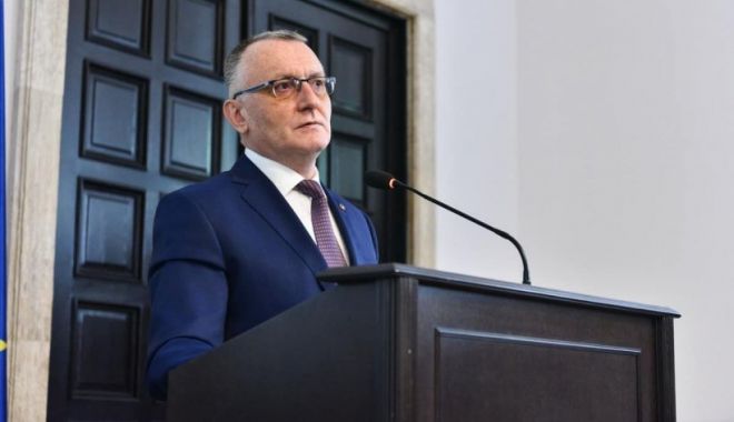 Ministrul Educaţiei: "Pentru orice cadru didactic, salariul trebuie să fie cel puţin egal cu salariul mediu"