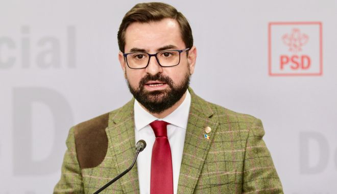 Ministrul Adrian Chesnoiu: 