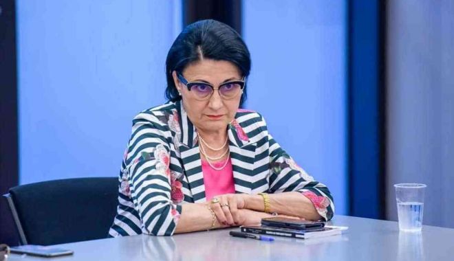 Ministrul Ecaterina Andronescu, demis pe Facebook, de premierul Viorica Dăncilă - ministruleducatiei-1564779943.jpg