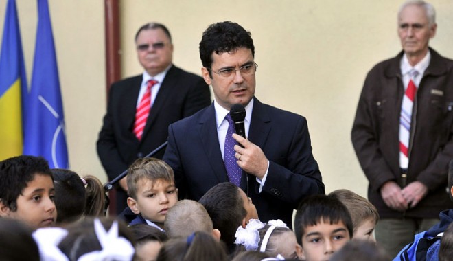 Ministrul Remus Pricopie vine la Colegiul 