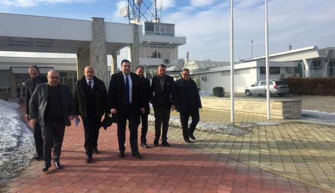 Ministrul Transporturilor în vizită, în portul Constanța - ministrutransporturiloradescinsi-1487148924.jpg