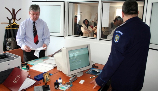 Minorii care au împlinit 14 ani își pot obține singuri cazierul judiciar - minorii-1474208969.jpg