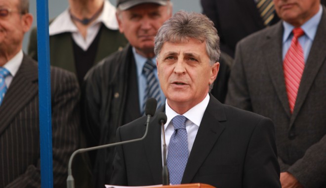 Mircea Dușa, la reuniunea miniștrilor Apărării din statele membre UE - mirceadusareuniuneministri-1392925575.jpg