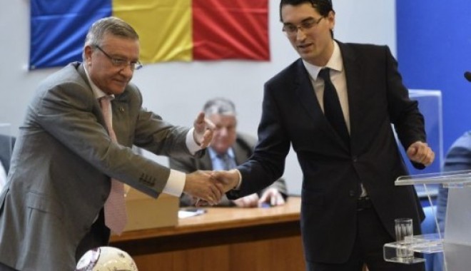Răzvan Burleanu îl atacă pe Mircea Sandu - mirceasandurazvanburleanu-1399563984.jpg