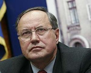PDL și-a asumat, cu modificări, Constituția propusă de Băsescu și a depus inițiativa la ambele Camere - mirceatoader-1315400730.jpg