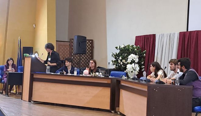 Mircist calificat la Campionatul Mondial de Debat - mircistcalificat-1658226144.jpg