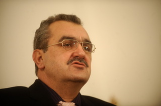 Miron Mitrea, implicat într-un accident în București. O femeie a fost rănită - mironmitrea-1328629338.jpg