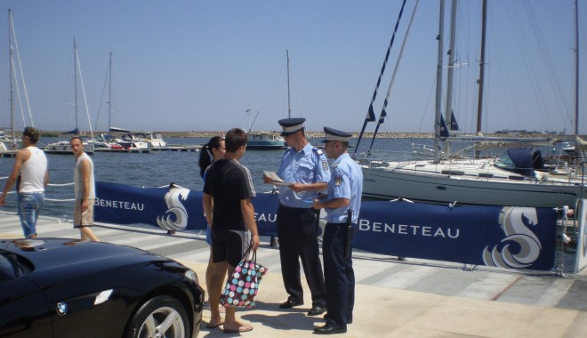 Iată câte misiuni au avut jandarmii, în 2013 - misiunijandarmi-1389707103.jpg