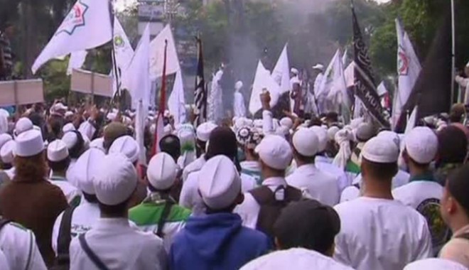 MISS WORLD cu SCANDAL: Islamiștii din Indonezia au manifestat împotriva concursului - missworldproteste78998300-1378567973.jpg
