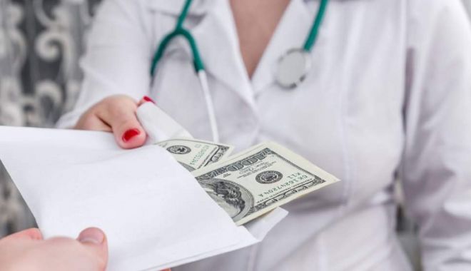 Șefă la Secția Oncologie, reținută pentru luare de mită: polițiștii au prins-o în flagrant - mitadoctora-1674215898.jpg