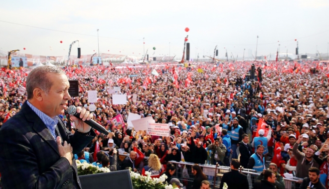 Miting uriaș la Istanbul,  cu o săptămână înainte de referendum.  Erdogan, comandant suprem! - miting-1491738553.jpg