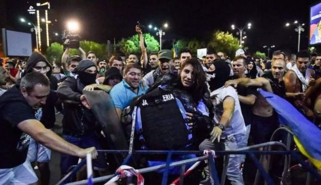 Doi protestatari bănuiți că au lovit jandarmi la mitingul diasporei au fost reținuți - miting-1539268598.jpg