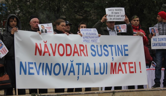 Primarul Nicolae Matei, hotărât să meargă până la CEDO - mitingdesustinereaprimaruluinico-1357828357.jpg