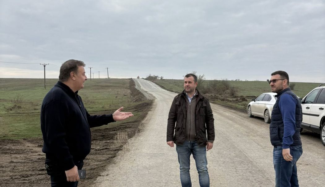 Președintele CJC, Florin Mitroi, a verificat stadiul lucrărilor la drumurile județene - mitroi-1763062496.jpg