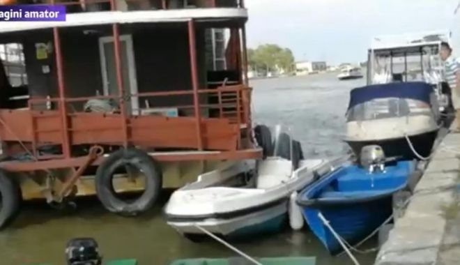 Accident la Sulina. Bărci și pontoane, avariate de un hotel plutitor - mjawjmg9njmwjmhhc2g9mddizdm3mzcy-1531809835.jpg