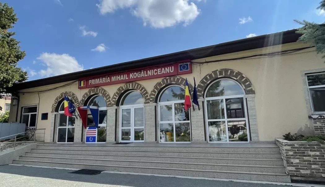 Primăria Mihail Kogălniceanu asigură sandvici și fruct zilnic pentru peste 1.100 de elevi, prin programul „Masa sănătoasă” - mk-1773223564.webp