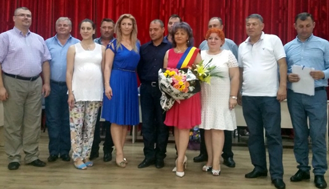 Primarul Ancuța Belu, investit oficial în funcție. Aleșii de la ALDE au dat bir cu fugiții - mkogalniceanu-1466950896.jpg