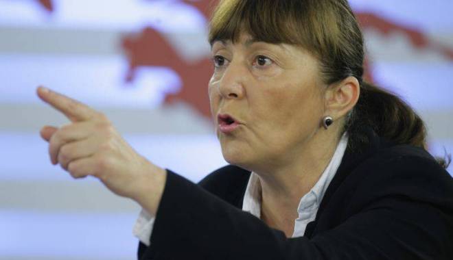 Monica Macovei: 