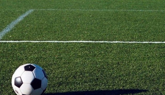 Fotbalist mort pe teren, imediat după ce a înscris un gol - moarteaalovitdinnouinfotbalunjuc-1481037725.jpg