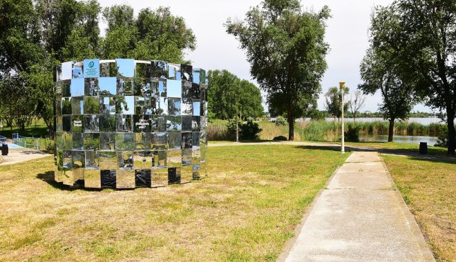 Primăria Constanța continuă montarea mobilierului urban nou - mobilierurbannou1-1558731578.jpg