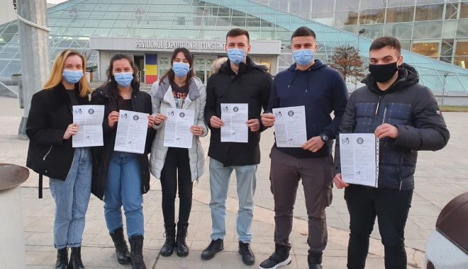 Opt studenţi de la Academia Navală îşi continuă studiile în Polonia - mobilitate-1614887483.jpg