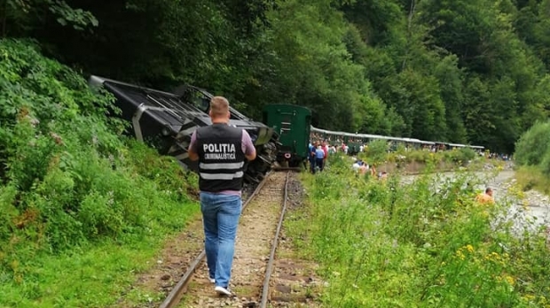 Intervenție de urgență în Maramureș: Mocănița cu 200 de turiști a deraiat la Vișeu - mocanita15791000-1565451036.jpg