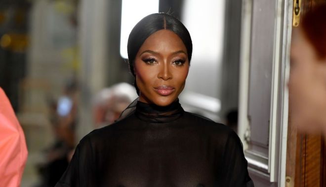 Naomi Campbell, din nou pe podium pentru Valentino, după 14 ani de absență - modelnaomicampbellwalkstherunway-1548328290.jpg