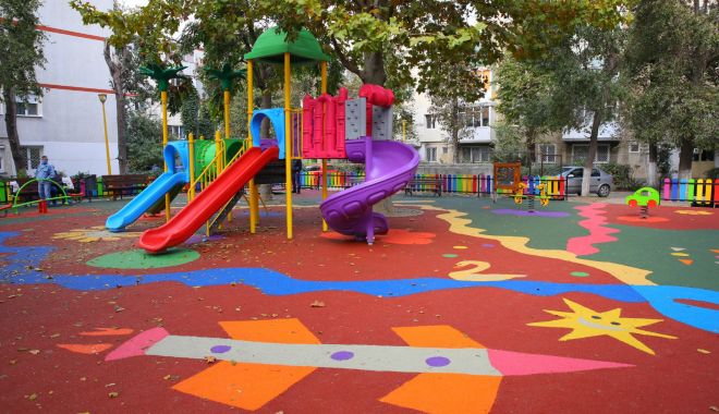 Modernizarea a 16 locuri de joacă din Constanţa, aproape de final - modernizarelocuridejoaca-1604580420.jpg
