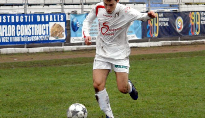 Farul testează un mijlocaș sucevean - moldovan-1310760995.jpg