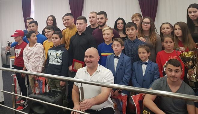 Gala Laureaților anului 2019, moment festiv pentru luptătorii din Constanța - moment2-1576623859.jpg