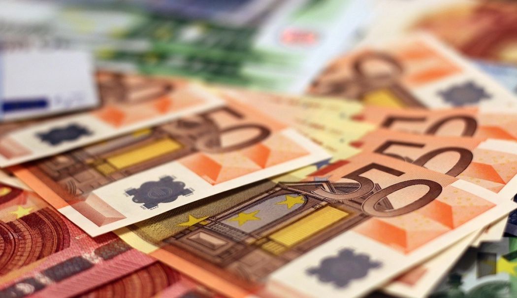 Cât a fost cea mai mare despăgubire plătită unui turist asigurat - money10054771280-1763116712.jpg