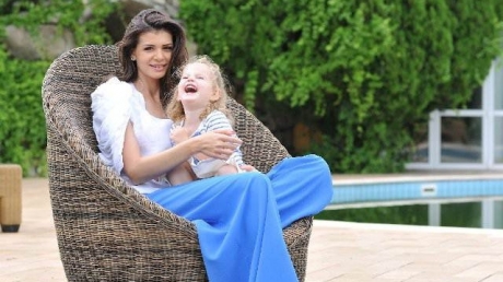 Monica Gabor cere astăzi custodia definitivă a fiicei sale - monicacolumbeanuirinaamerica9645-1311662771.jpg