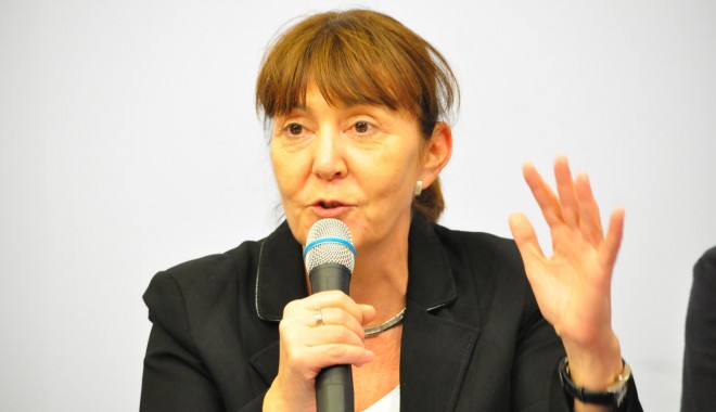Monica Macovei afirmă că a intrat în competiția pentru șefia PDL cu o mentalitate de învingător - monicamacovei-1362388139.jpg