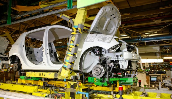 Lovitură DURĂ pentru ROMÂNIA! DACIA și-ar putea muta producția în MAROC - montaj2-1392110434.jpg