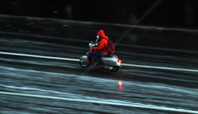 Conducea un moped fără a avea permis - moped-1359019768.jpg