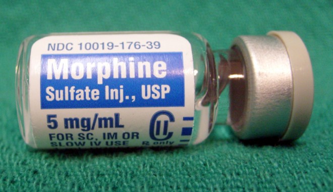 Bolnavii de cancer români își cumpără medicamente din străinătate - morfina-1330435668.jpg