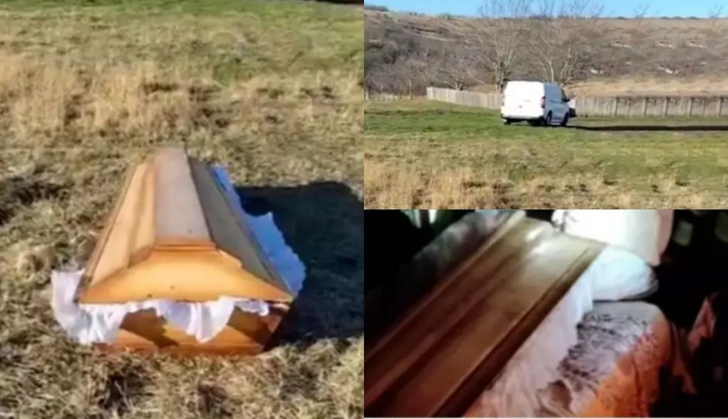 Au abandonat mortul în sicriu, pe câmp, după ce mașina cu care era transportat a rămas blocată în noroi - mort-abandonat-1742391545.jpg