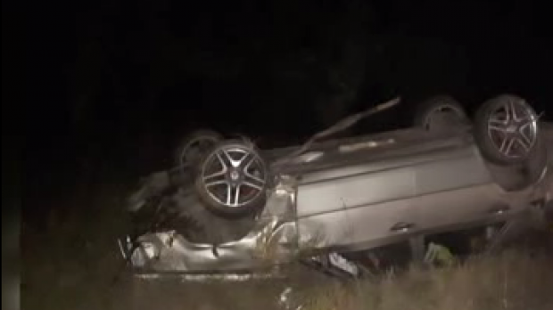 TRAGEDIE RUTIERĂ! Doi oameni au murit după ce mașina în care se aflau s-a răsturnat - morti92788700-1536989811.jpg