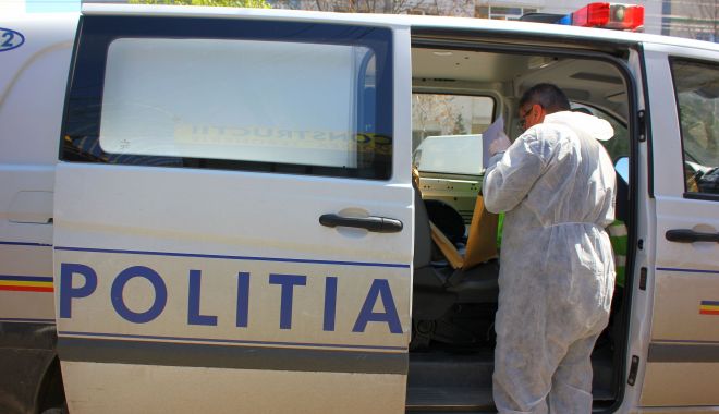 O femeie grav bolnavă a stat câteva zile cu cadavrul soțului în casă! - mortincasa-1586437405.jpg