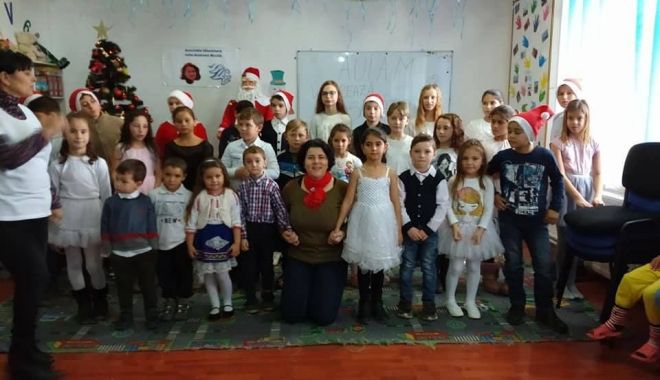 Cadouri pentru copiii din Pecineaga - mos-1545039040.jpg