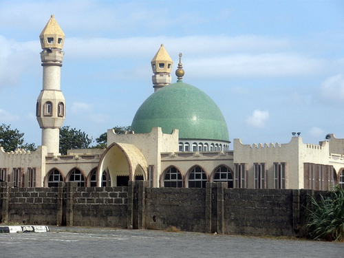 Tragedie în Nigeria. 20 de persoane au fost împușcate mortal la moschee - moscheeinlagos-1350219225.jpg