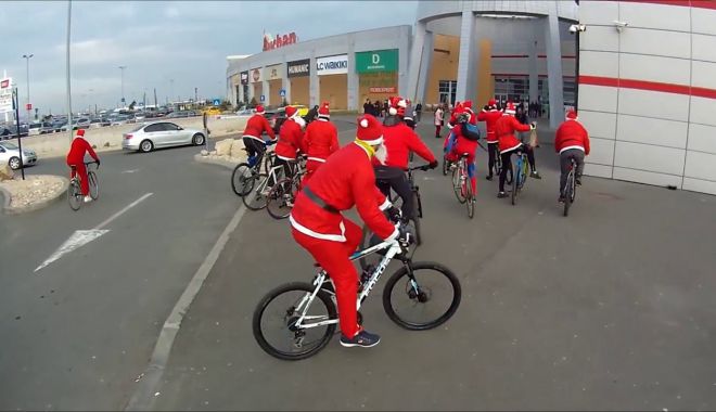 Moș Crăciun vine pe bicicletă la Constanța - moscraciun-1576183931.jpg