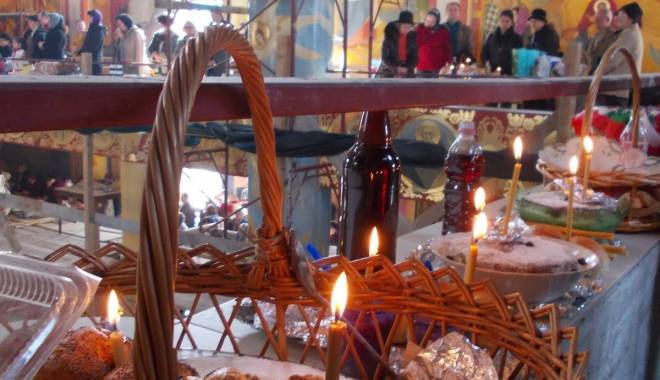 Moșii de iarnă pregătesc postul paștilor - mosi-1423831475.jpg